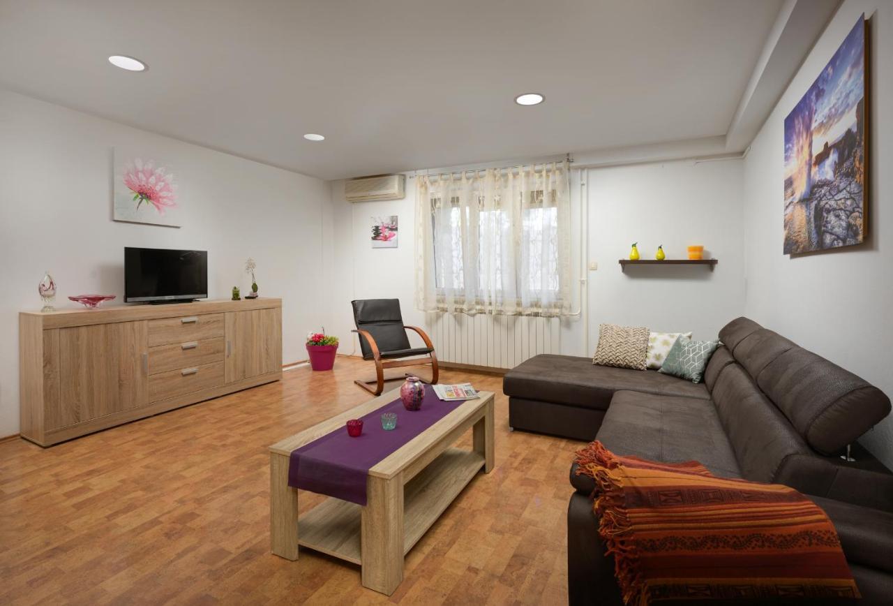 Apartment Tea Pula Luaran gambar