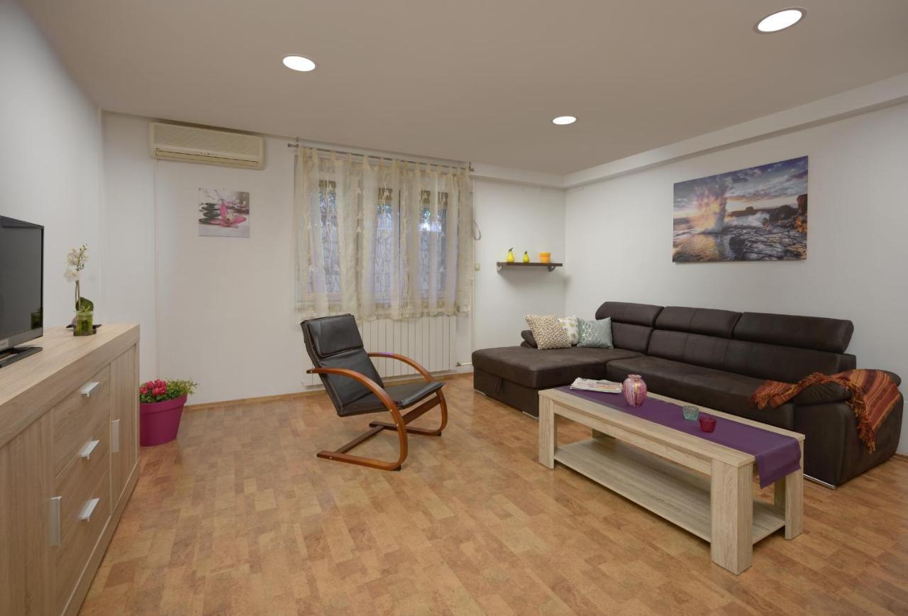 Apartment Tea Pula Luaran gambar